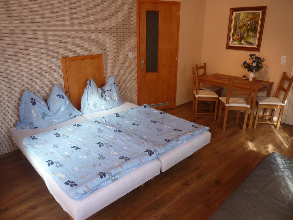 Vadasztanya Apartmanhazak Siófok Zimmer foto